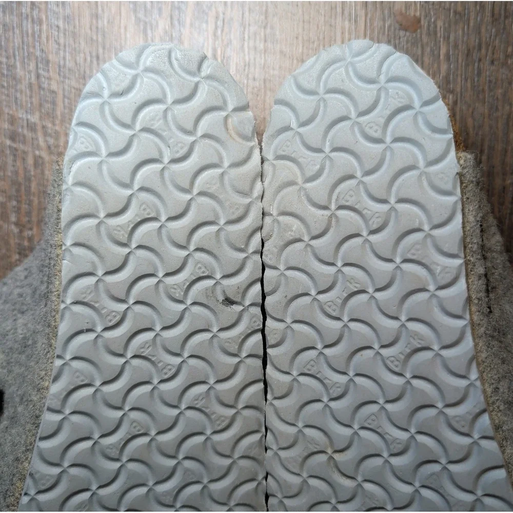 Birkenstock Arizona Rivet Gray Wool Shearling Buckle Sandals Girls Sz EU 33 US 2